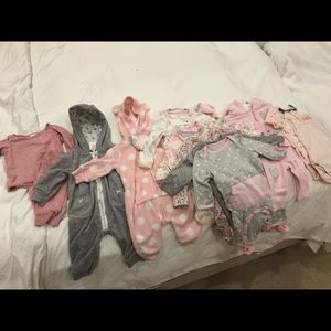 HUGE LOT OF NEWBORN BABY GIRL CLOTHES (NEW&1 WEAR)